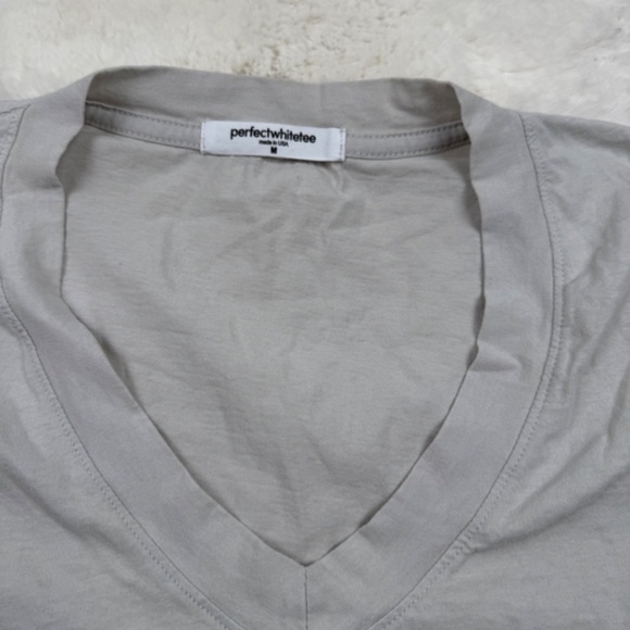 Perfect White Tee Made in USA Cotton V-Neck Short Sleeve T-Shirt Pebble Grey M - Picture 2 of 6